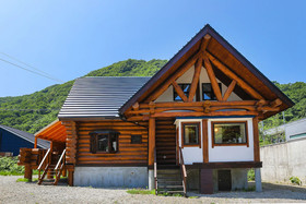 UCHI North Log Cabin