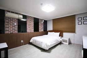 Busan Seomyeon Woori