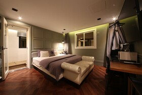 French Code Hotel