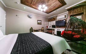 Raphael Hotel