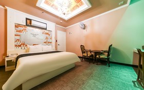 Raphael Hotel