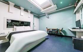 Raphael Hotel
