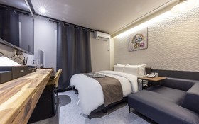 Cheonan Hotel Check-in