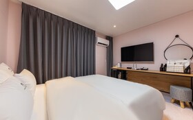 Cheongju Yongam Sloth Hotel