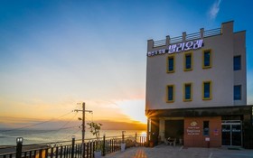 Pohang Bagliore Pension