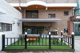 Jun Guest House - Hostel