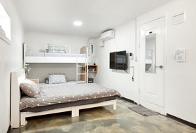 Jun Guest House - Hostel