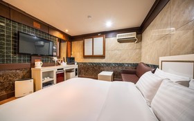 Sadang Charis Hotel