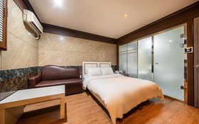 Sadang Charis Hotel