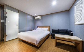 Sadang Charis Hotel