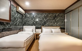 Sadang Charis Hotel