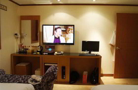 Two Be In Tourist Hotel