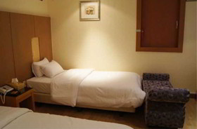 Two Be In Tourist Hotel