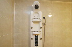 Two Be In Tourist Hotel
