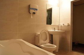 Two Be In Tourist Hotel