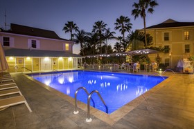 Sunshine Suites Grand Cayman Island Resort