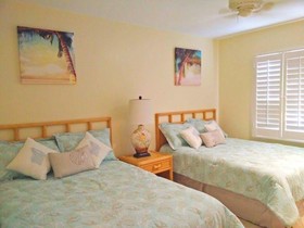 7 Mile Beach Resort & Club