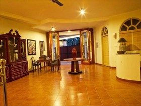 Lagoon Beach Villa