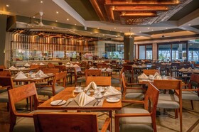 Royal Palms Beach Hotel