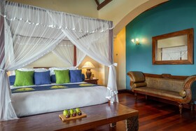 Royal Palms Beach Hotel