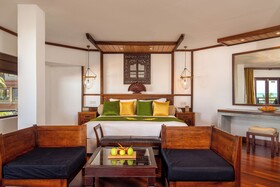 Royal Palms Beach Hotel