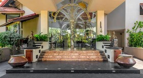 Royal Palms Beach Hotel