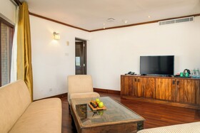 Royal Palms Beach Hotel