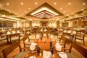 Royal Palms Beach Hotel