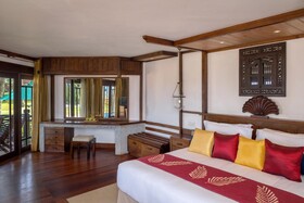 Royal Palms Beach Hotel