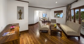 Royal Palms Beach Hotel