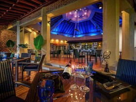 Royal Palms Beach Hotel