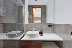 Bayview Hills Luxury Residences