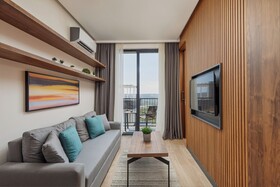 Bayview Hills Luxury Residences