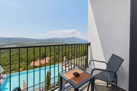 Bayview Hills Luxury Residences