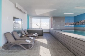 Bayview Hotel & Apartments
