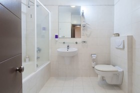 Bayview Hotel & Apartments