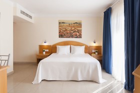 Bayview Hotel & Apartments