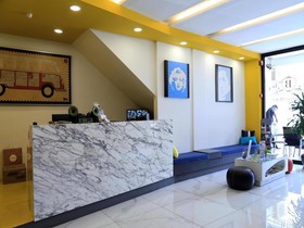 B Street Hotel