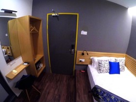 B Street Hotel