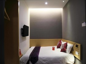 B Street Hotel