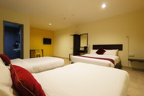 Golden Roof Hotel Falim