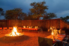 Intu Afrika Kalahari Camelthorn Lodge