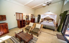 Intu Afrika Kalahari Camelthorn Lodge