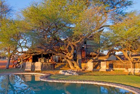 Intu Afrika Kalahari Camelthorn Lodge