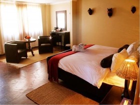 Intu Afrika Kalahari Camelthorn Lodge