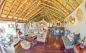 Intu Afrika Kalahari Camelthorn Lodge