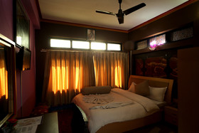 Shangri-la Boutique Hotel