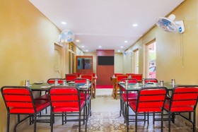 Hotel Sauraha Durbar by OYO Rooms