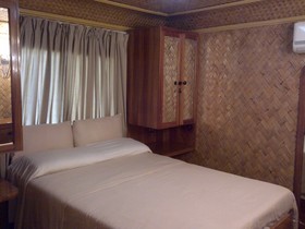 Foxy’s Beach Resort