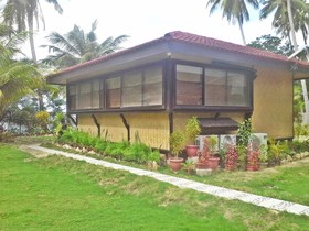 Foxy’s Beach Resort